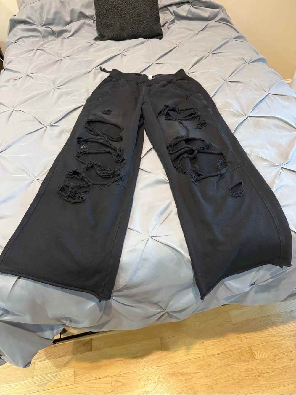 Women Distressed Wide-Leg Sweatpants - Black